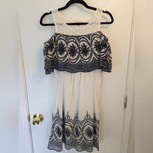 Boutique eyelet white and blue sleeveless/off-shoulder dress